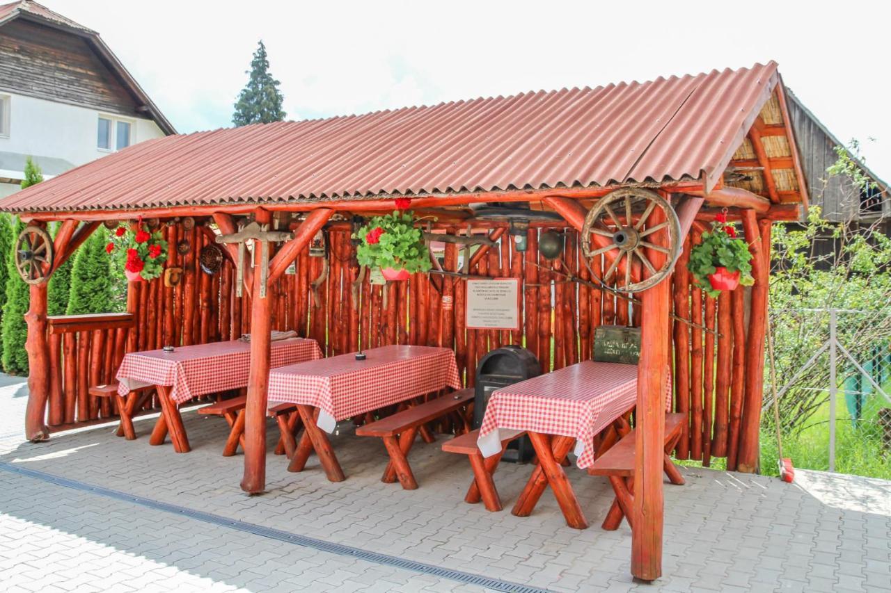Apartamente Gergely Apartmanok Praid Exteriör bild